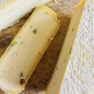 Queijo Minas Artesanal com Pistache - 490g