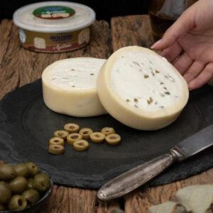 Queijo Recheado com Requeijão e Azeitona - 330g