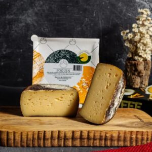 Foguim - Queijo Artesanal de Leite Crú - Peça 450g - Queijaria Balsamo